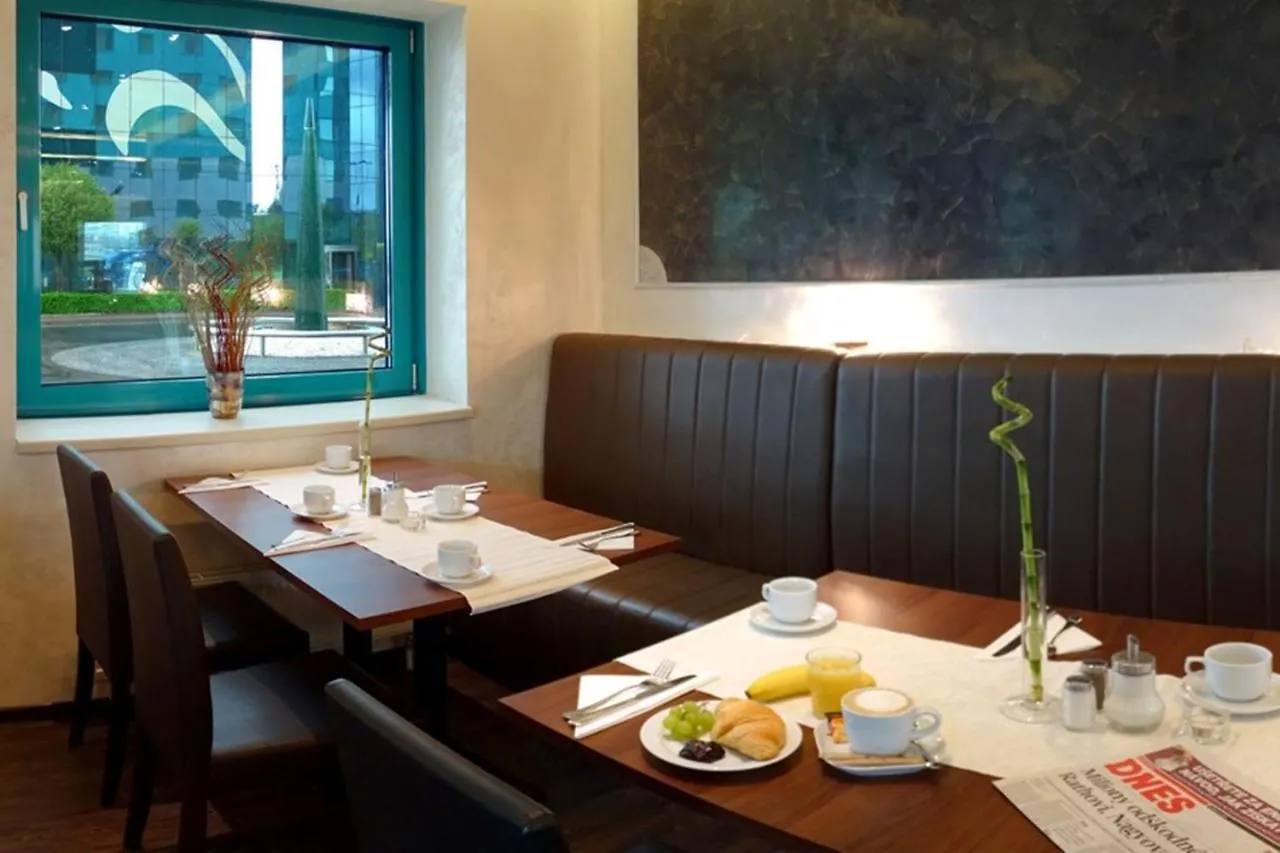 Amedia Express Prague, Trademark Collection By Wyndham Otel Prag