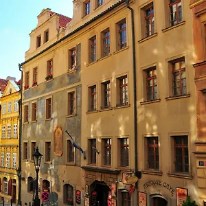 Appartement Thunovska, Praag