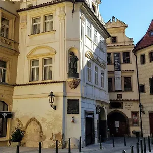 Appartement Tynska 7, Praag
